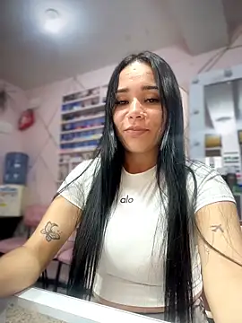 Naatalia online show from February 2, 2026, 10:41 pm