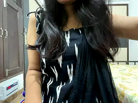 Snapshot of aliya_bhatt chatting on September 21, 2025, 4:41 pm aliya bhatt online show from September 21, 2025, 4:41 pm