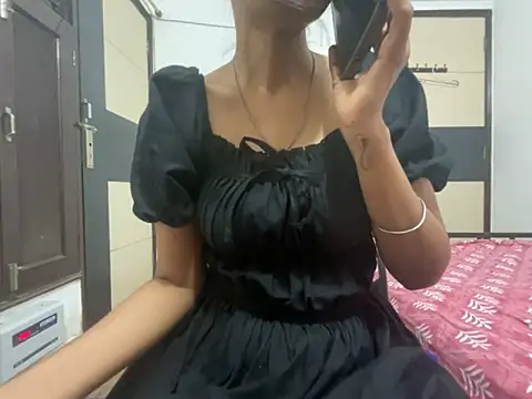 Snapshot of aliya_bhatt chatting on October 10, 2025, 3:33 pm aliya bhatt online show from October 10, 2025, 3:33 pm