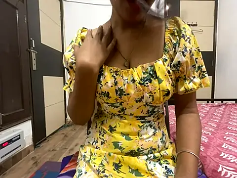 Snapshot of aliya_bhatt chatting on October 14, 2025, 3:57 pm aliya bhatt online show from October 14, 2025, 3:57 pm