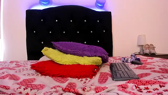 Snapshot of Melany__dreams chatting on March 21, 2025, 6:27 am Melany dreams online show from March 21, 2025, 6:27 am