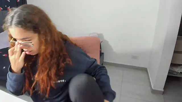 Greciaruiz  online show from November 24, 2025, 12:43 am