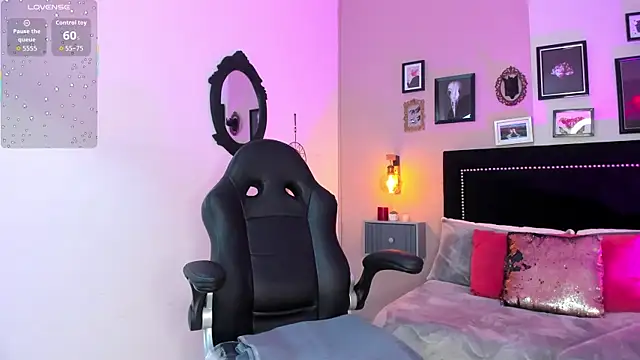 Bella walker  online show from January 7, 2026, 7:49 pm