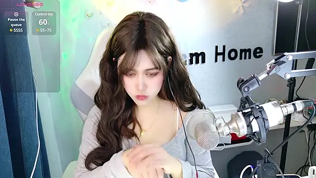 Snapshot of hanhan-baby chatting on February 18, 2025, 6:48 am hanhan-baby online show from February 18, 2025, 6:48 am