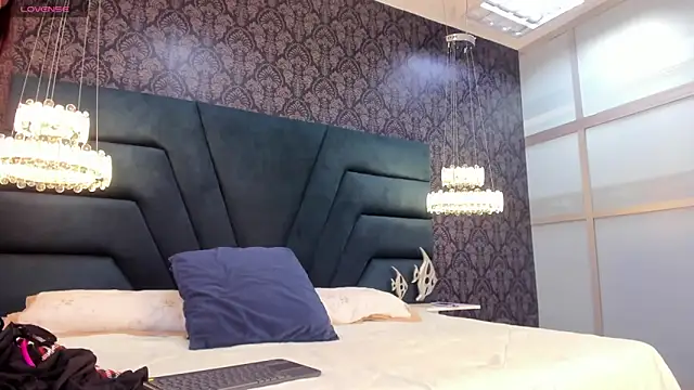 Natty roberts  online show from February 17, 2025, 8:15 pm