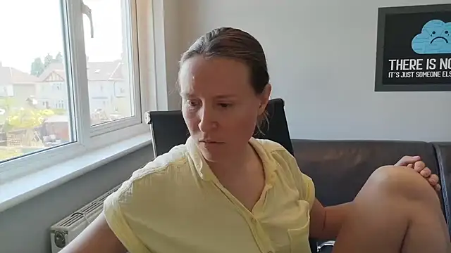 eatmypie69 online show from May 27, 2026, 11:07 am