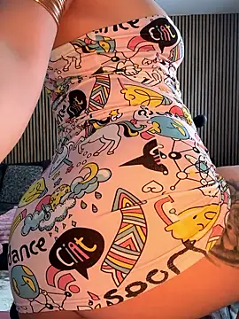 YoungHotMilf97 online show from January 8, 2026, 9:33 am