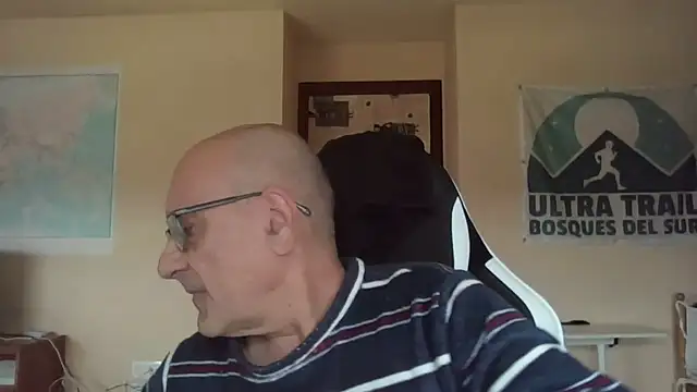 Snapshot of llopaco chatting on May 11, 2026, 9:37 am llopaco online show from May 11, 2026, 9:37 am