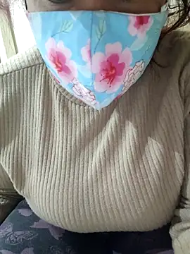 Snapshot of Loly2025 chatting on February 18, 2025, 7:30 pm Loly2025 online show from February 18, 2025, 7:30 pm