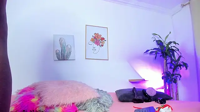 naomy 68 online show from March 19, 2025, 11:14 pm