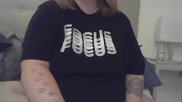 sizha6 online show from October 6, 2025, 9:18 am