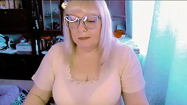 FlowerButterf online show from February 22, 2026, 10:25 am