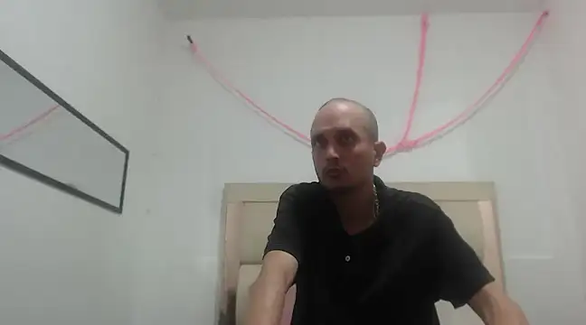 JhonTorres018 online show from February 16, 2025, 4:20 am