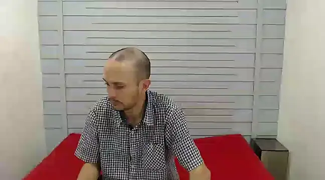 JhonTorres018 online show from February 21, 2025, 7:10 pm