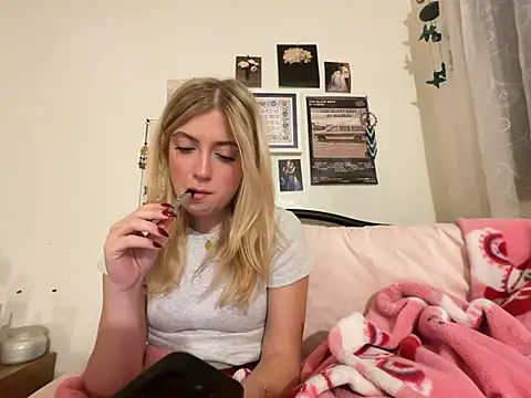 sinfulblonde1 online show from February 26, 2025, 1:32 am