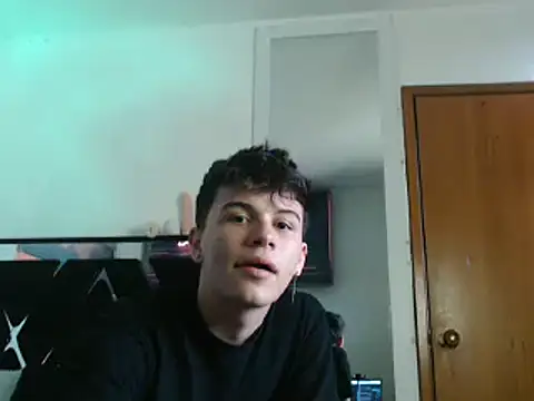 Snapshot of Smith_boy_25 chatting on February 21, 2025, 9:54 pm Smith boy 25 online show from February 21, 2025, 9:54 pm