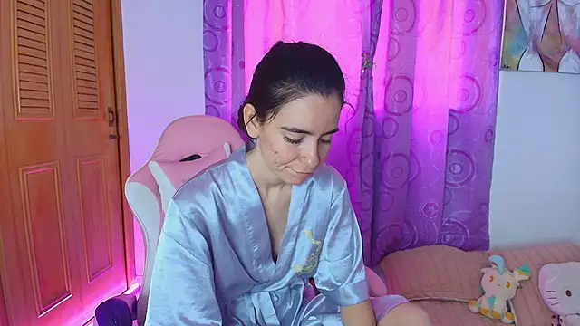 Peach Rose  online show from September 13, 2025, 5:46 pm