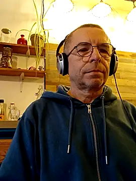Snapshot of Xavspank2 chatting on January 13, 2026, 3:06 pm Xavspank2 online show from January 13, 2026, 3:06 pm
