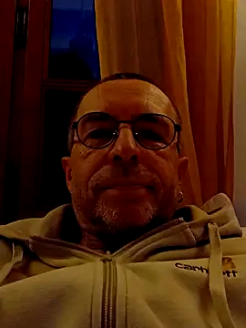 Snapshot of Xavspank2 chatting on February 8, 2026, 5:38 pm Xavspank2 online show from February 8, 2026, 5:38 pm