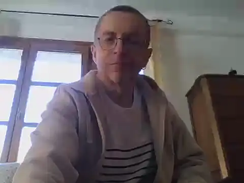 Snapshot of Xavspank2 chatting on April 5, 2026, 7:49 am Xavspank2 online show from April 5, 2026, 7:49 am
