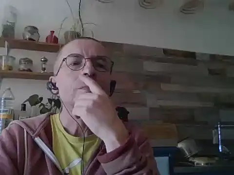 Snapshot of Xavspank2 chatting on April 15, 2026, 1:18 pm Xavspank2 online show from April 15, 2026, 1:18 pm