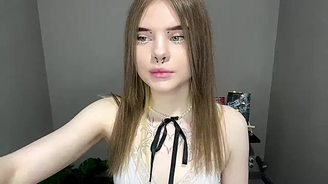 CarolinePepper online show from March 8, 2025, 8:14 pm