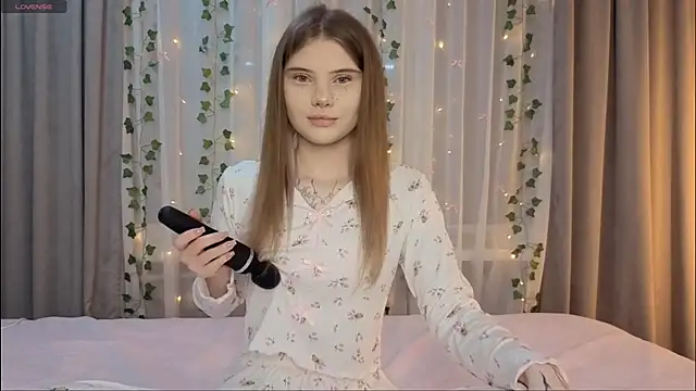 CarolinePepper online show from February 19, 2026, 1:40 pm