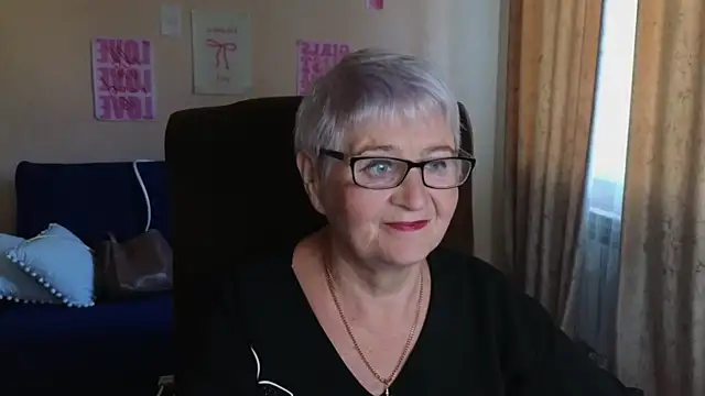Snapshot of Sandra_Snowflake chatting on May 29, 2026, 4:10 am Sandra Snowflake online show from May 29, 2026, 4:10 am