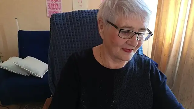 Snapshot of Sandra_Snowflake chatting on June 1, 2026, 11:56 am Sandra Snowflake online show from June 1, 2026, 11:56 am