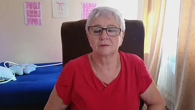 Snapshot of Sandra_Snowflake chatting on June 12, 2026, 12:15 pm Sandra Snowflake online show from June 12, 2026, 12:15 pm