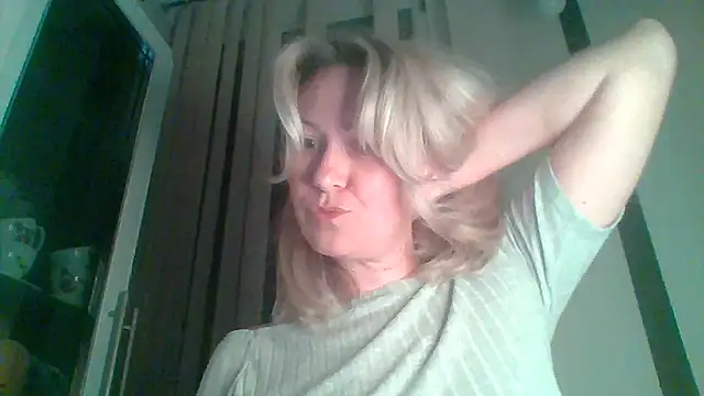Snapshot of Mary888x chatting on February 26, 2025, 8:22 pm Mary888x online show from February 26, 2025, 8:22 pm