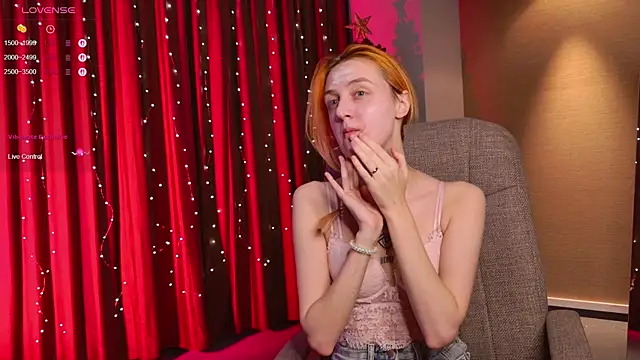 aishiro online show from December 16, 2025, 1:27 pm