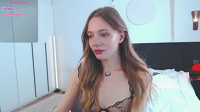 LunaticaBae online show from March 31, 2026, 3:08 am