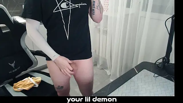 Snapshot of yourlildemon chatting on February 21, 2026, 6:31 pm yourlildemon online show from February 21, 2026, 6:31 pm