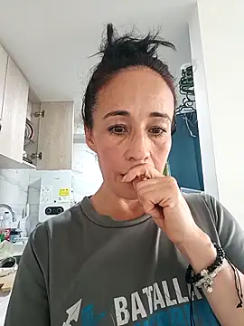 Coeur de luxure online show from September 16, 2025, 7:15 pm