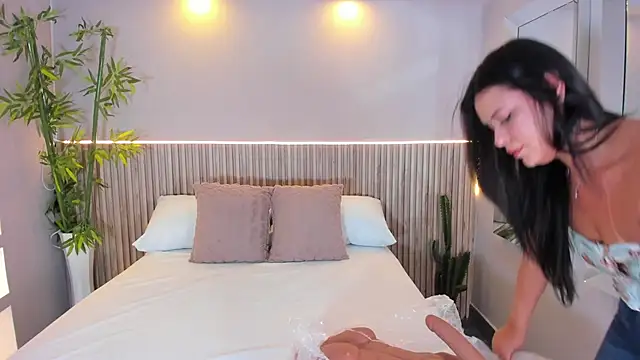 Snapshot of GeorginaReyes chatting on October 2, 2025, 10:50 pm GeorginaReyes online show from October 2, 2025, 10:50 pm