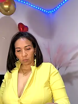 Snapshot of Mrsvictoriaaa chatting on February 21, 2025, 2:38 pm Mrsvictoriaaa online show from February 21, 2025, 2:38 pm