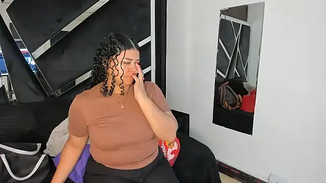 Rubyxht online show from November 11, 2025, 12:38 pm