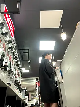 AlishaPrettyBlade online show from October 13, 2025, 12:05 pm