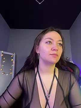 AshleySkott  online show from March 18, 2025, 7:30 am