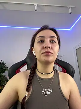 AshleySkott  online show from October 17, 2025, 8:28 am