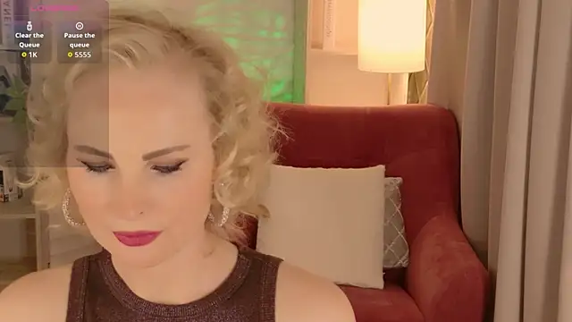 Snapshot of Sandra_Kind chatting on April 18, 2026, 5:44 am Sandra Kind online show from April 18, 2026, 5:44 am