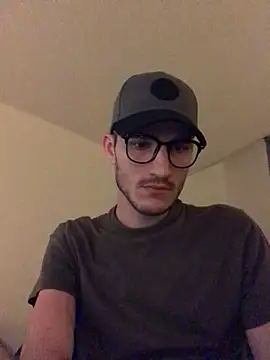 Snapshot of yoyoboy988 chatting on March 9, 2025, 7:26 pm yoyoboy988 online show from March 9, 2025, 7:26 pm