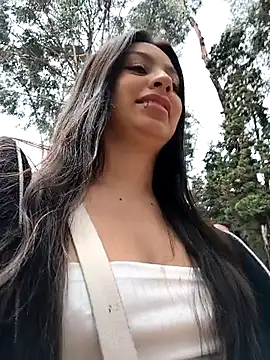 Snapshot of Nat_XxX chatting on October 22, 2025, 6:07 pm Nat XxX online show from October 22, 2025, 6:07 pm