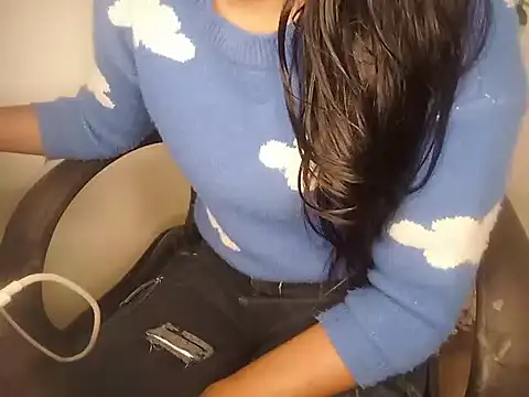 Snapshot of GOLDEN-BEAUTY chatting on February 18, 2025, 10:16 am GOLDEN-BEAUTY online show from February 18, 2025, 10:16 am