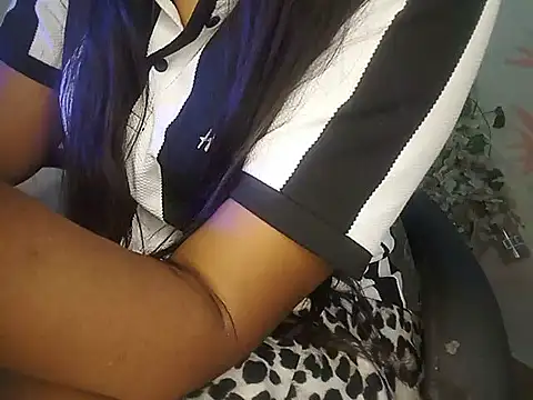 Snapshot of GOLDEN-BEAUTY chatting on March 21, 2025, 8:28 am GOLDEN-BEAUTY online show from March 21, 2025, 8:28 am