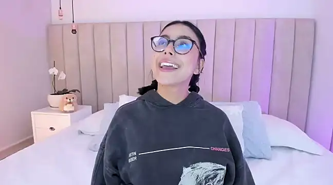 Snapshot of miss_martiina chatting on March 13, 2025, 11:05 pm miss martiina online show from March 13, 2025, 11:05 pm