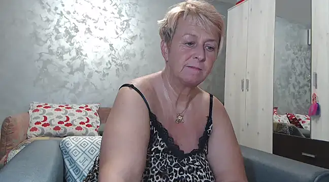 RosesandLillies online show from January 30, 2025, 5:49 pm