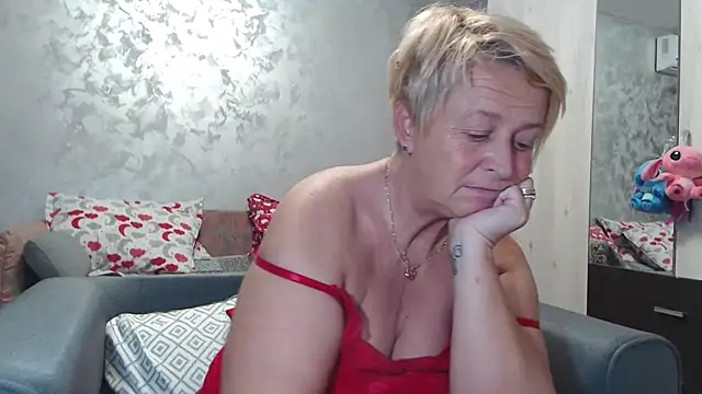 RosesandLillies online show from October 3, 2025, 4:37 pm