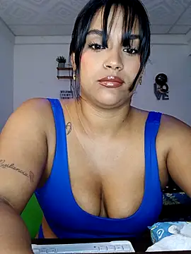 victoria roussee online show from November 15, 2025, 10:23 am